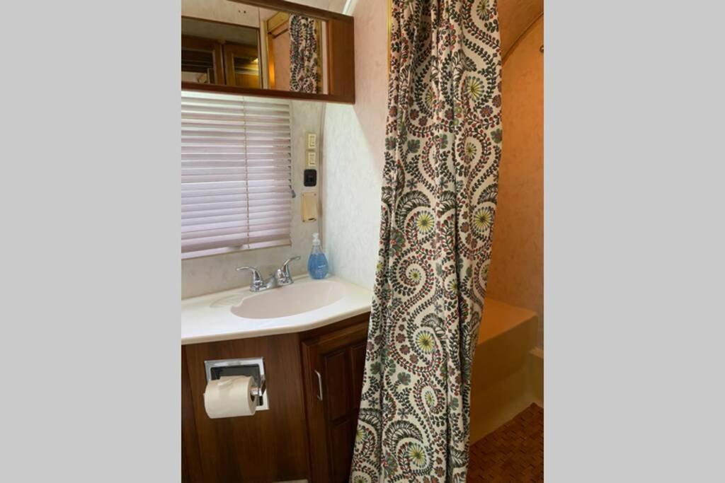 Beautiful Airstream, Beaufort Sc-Enjoy The Journey Exterior photo