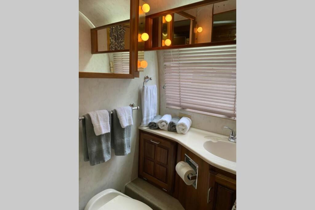 Beautiful Airstream, Beaufort Sc-Enjoy The Journey Exterior photo